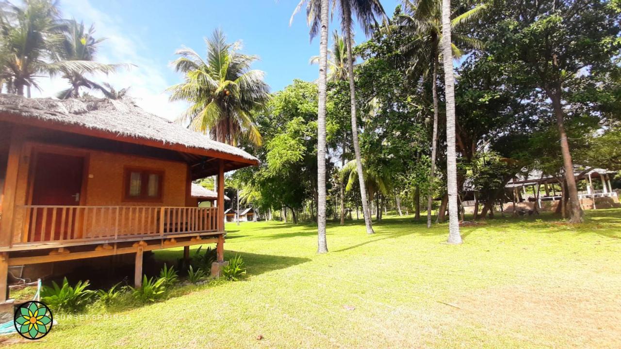 Sunset Springs Beach Retreat Hotel Papak Exterior photo